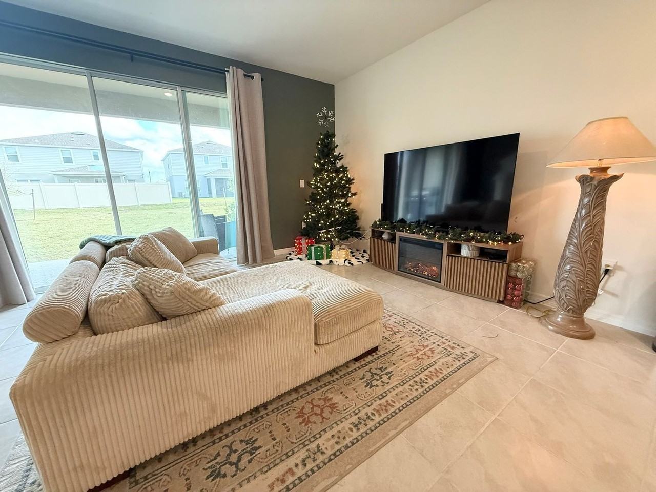 641 Preston Cove Dr - Photo 4 of 24