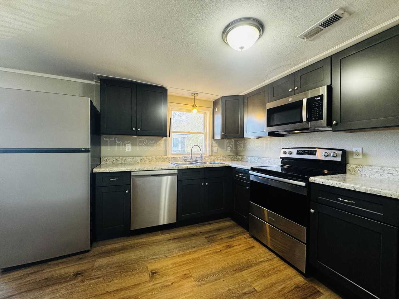 48 Trinity Rd #2 - Photo 4 of 10