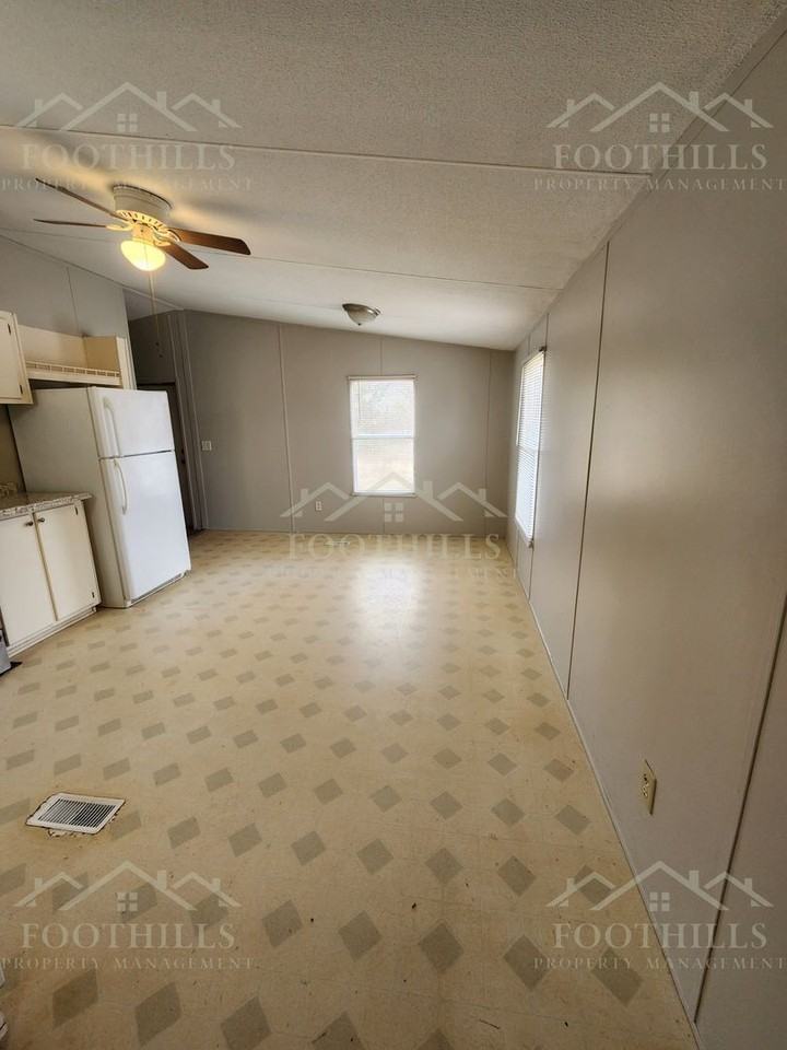 924 Lebanon Rd - Photo 7 of 17