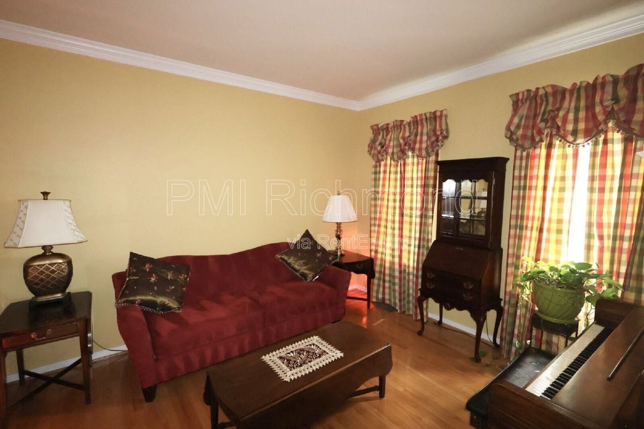 7238 Ancient Oak Dr - Photo 5 of 20