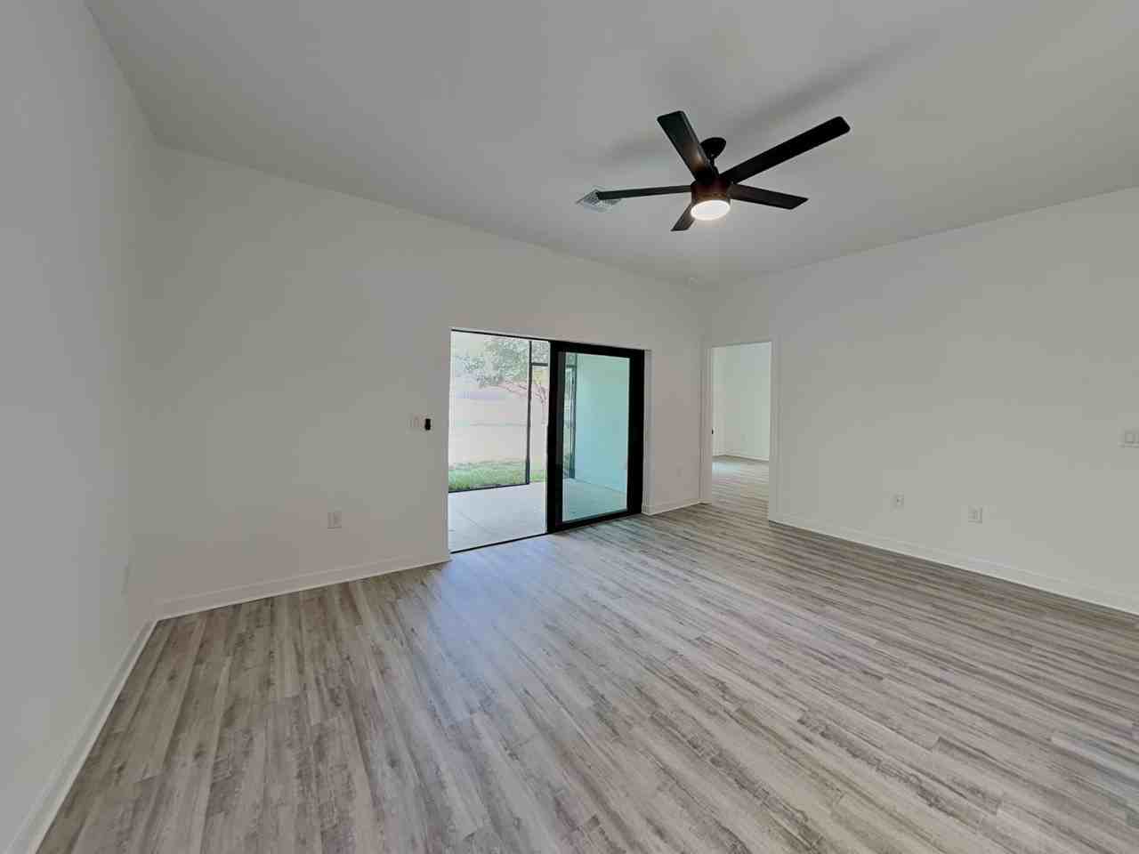 1118 Bismarck Rd - Photo 2 of 39