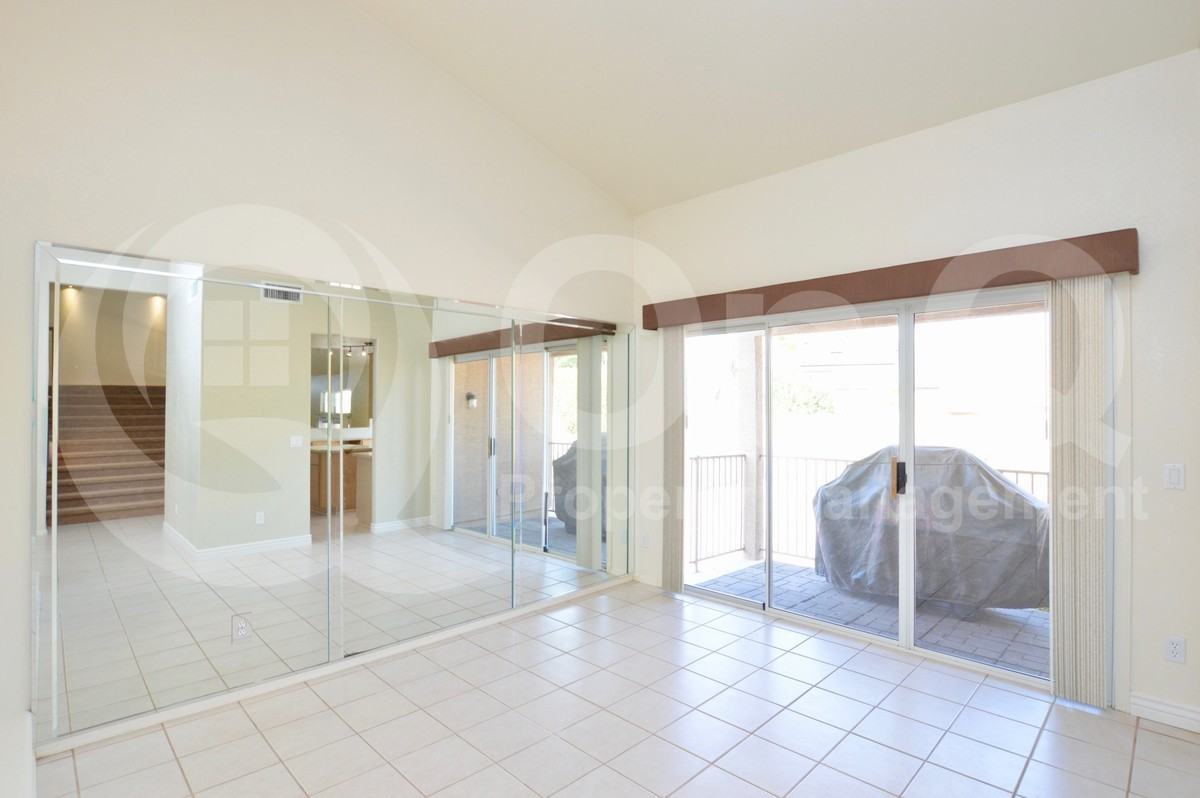 2747 N 26th St - Photo 3 of 27