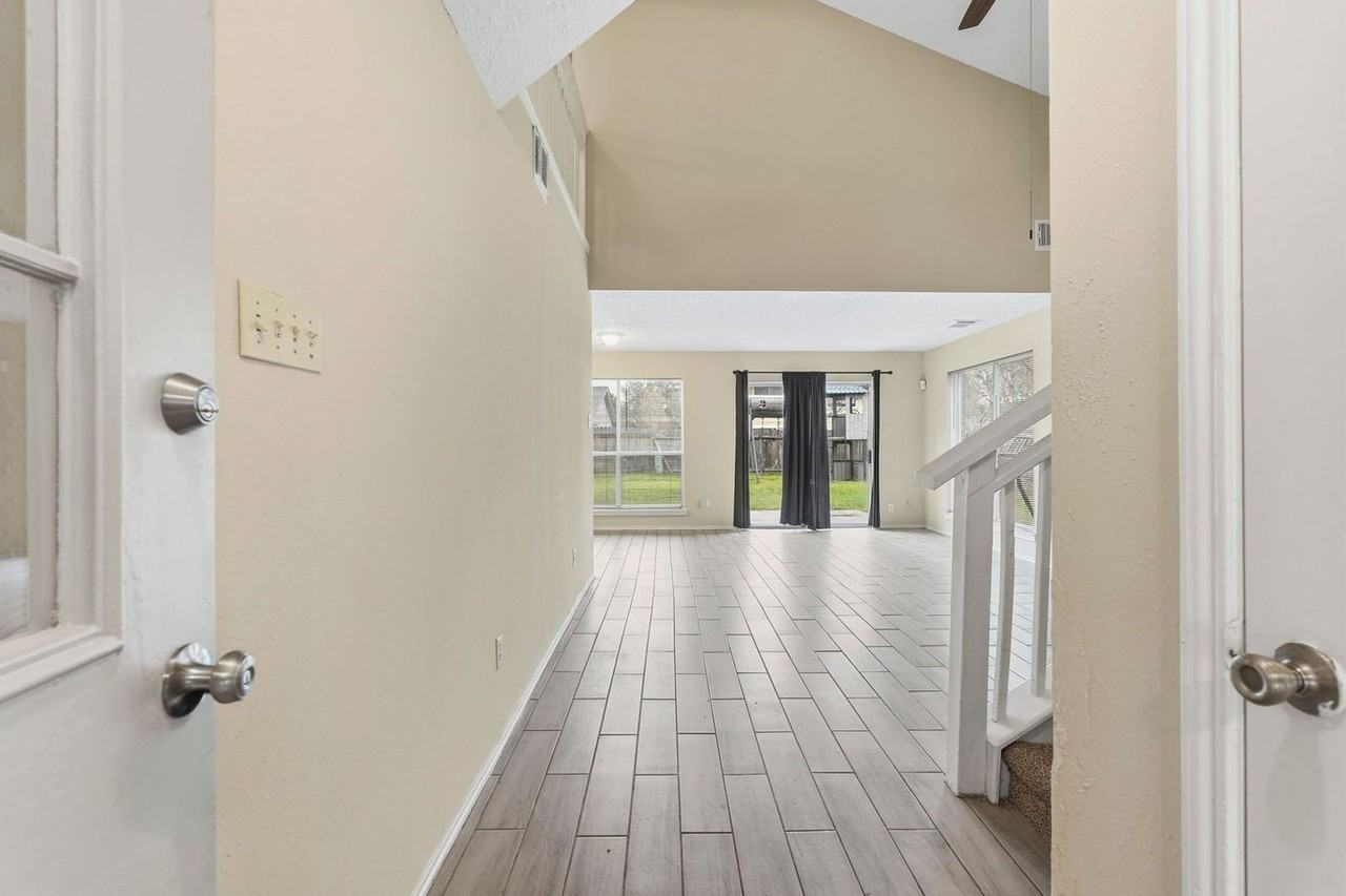 16623 Red Gully Dr - Photo 2 of 25