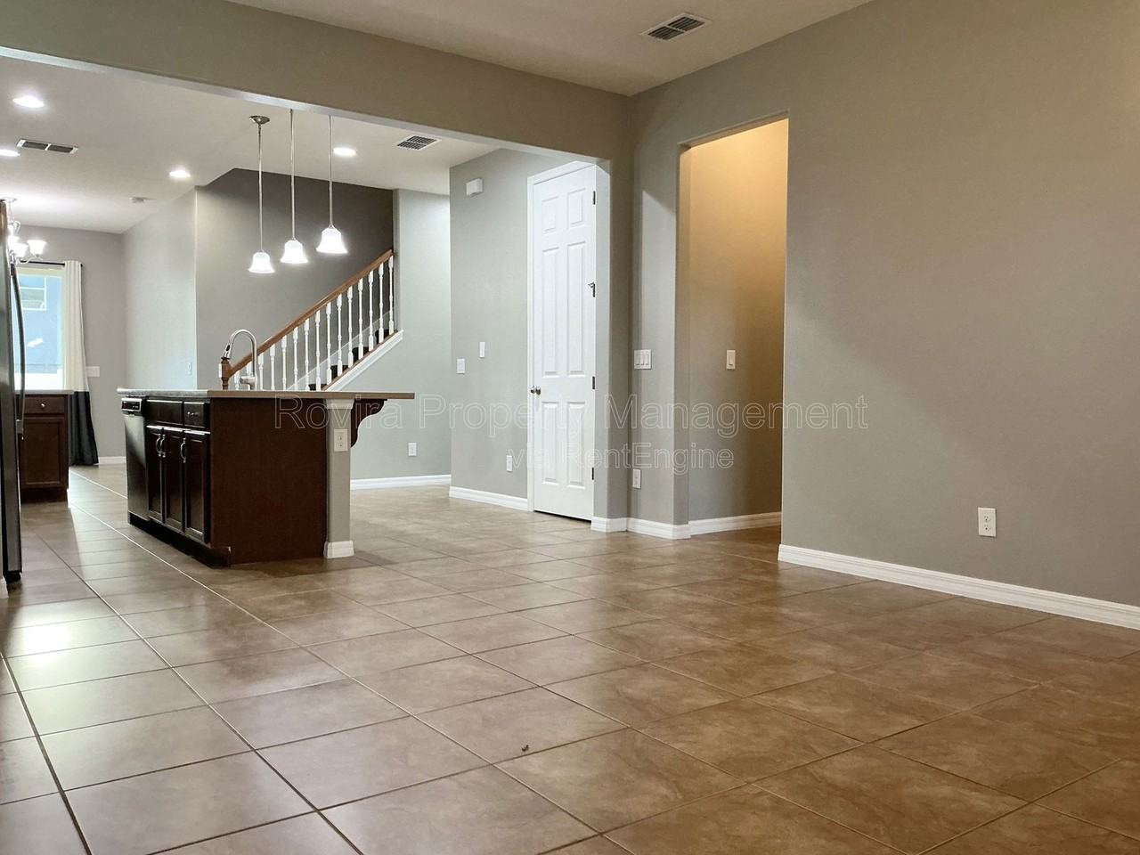 5205 Northlawn Way - Photo 3 of 20