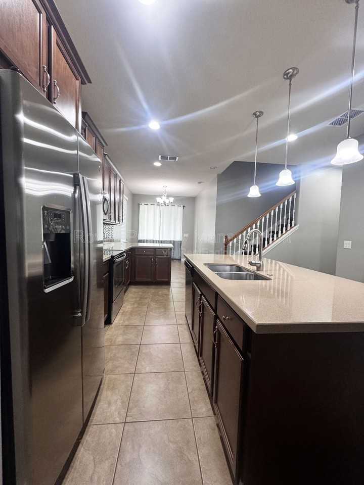 5205 Northlawn Way - Photo 5 of 20