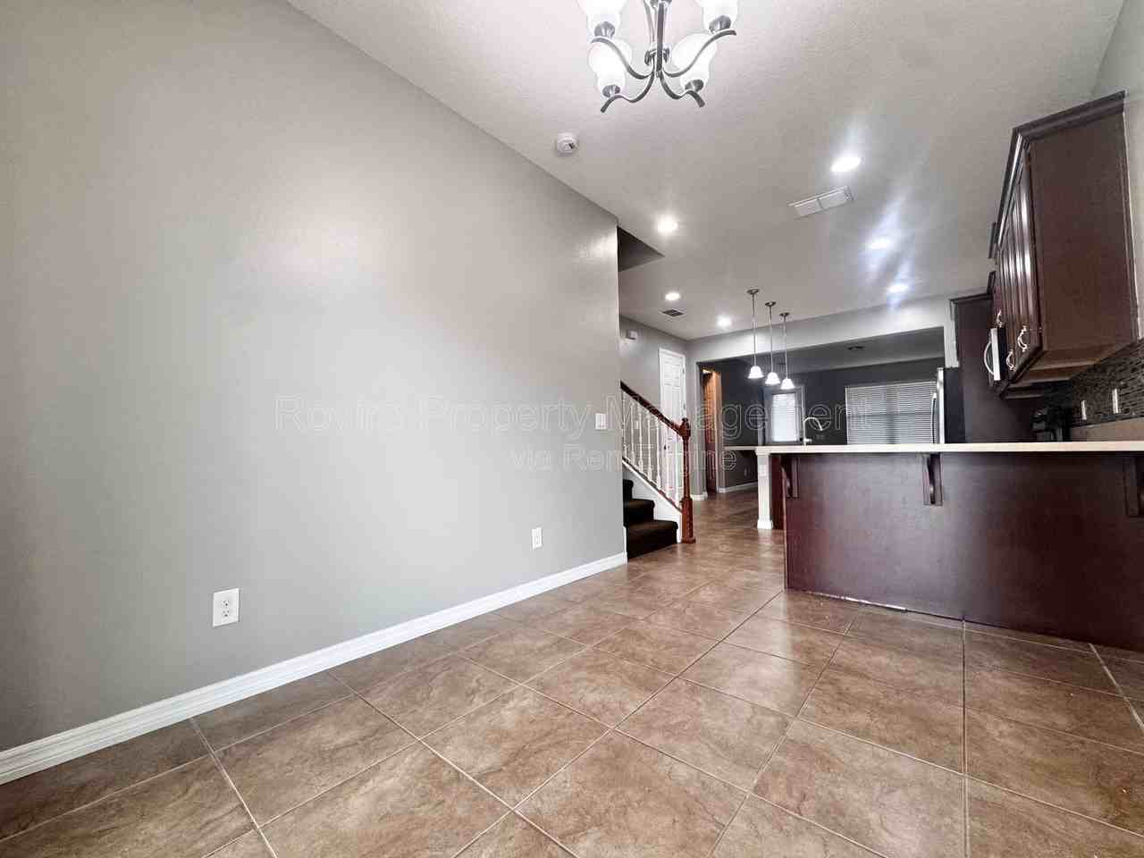 5205 Northlawn Way - Photo 6 of 20