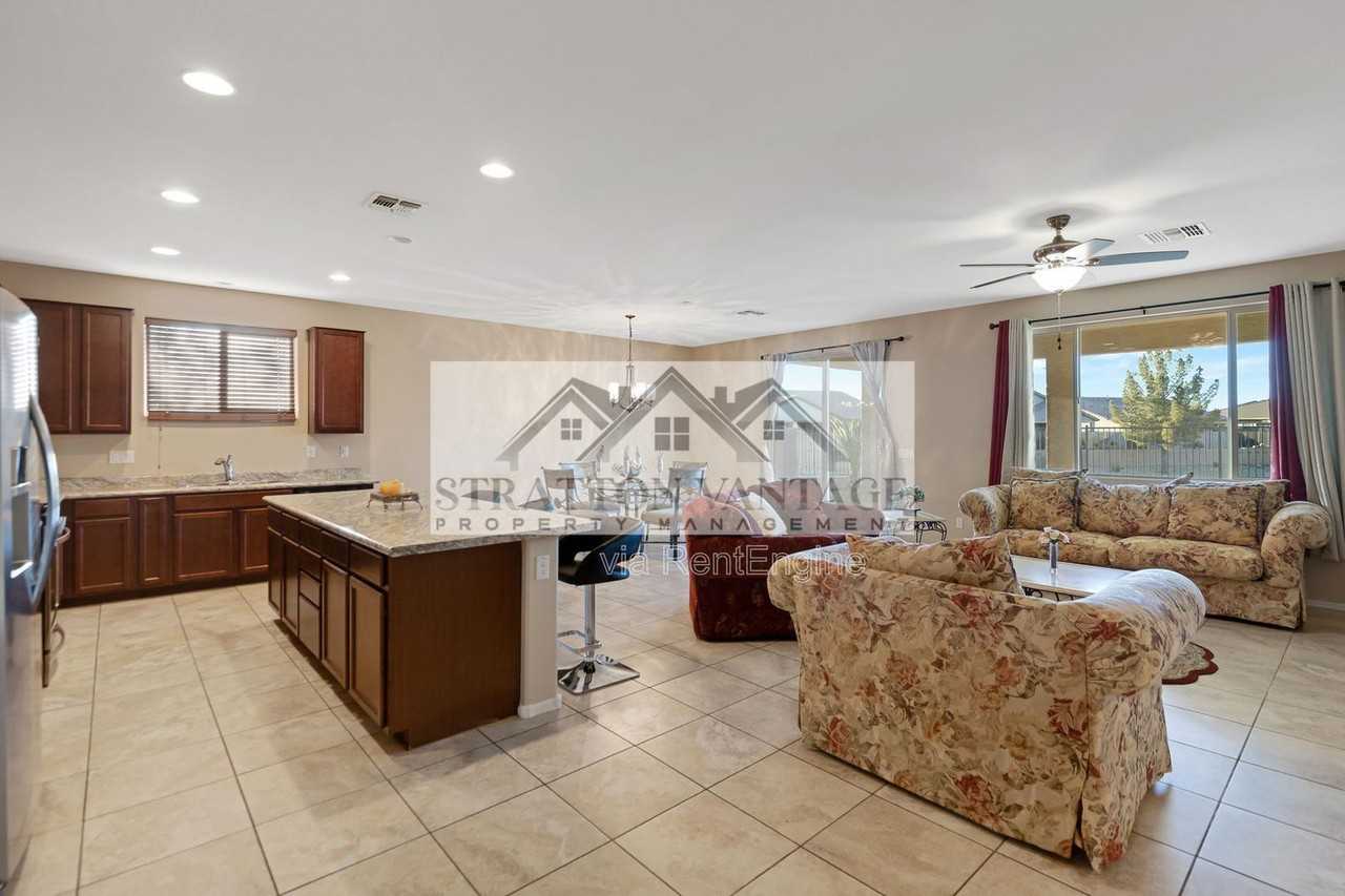 7608 W St Kateri Dr - Photo 6 of 49