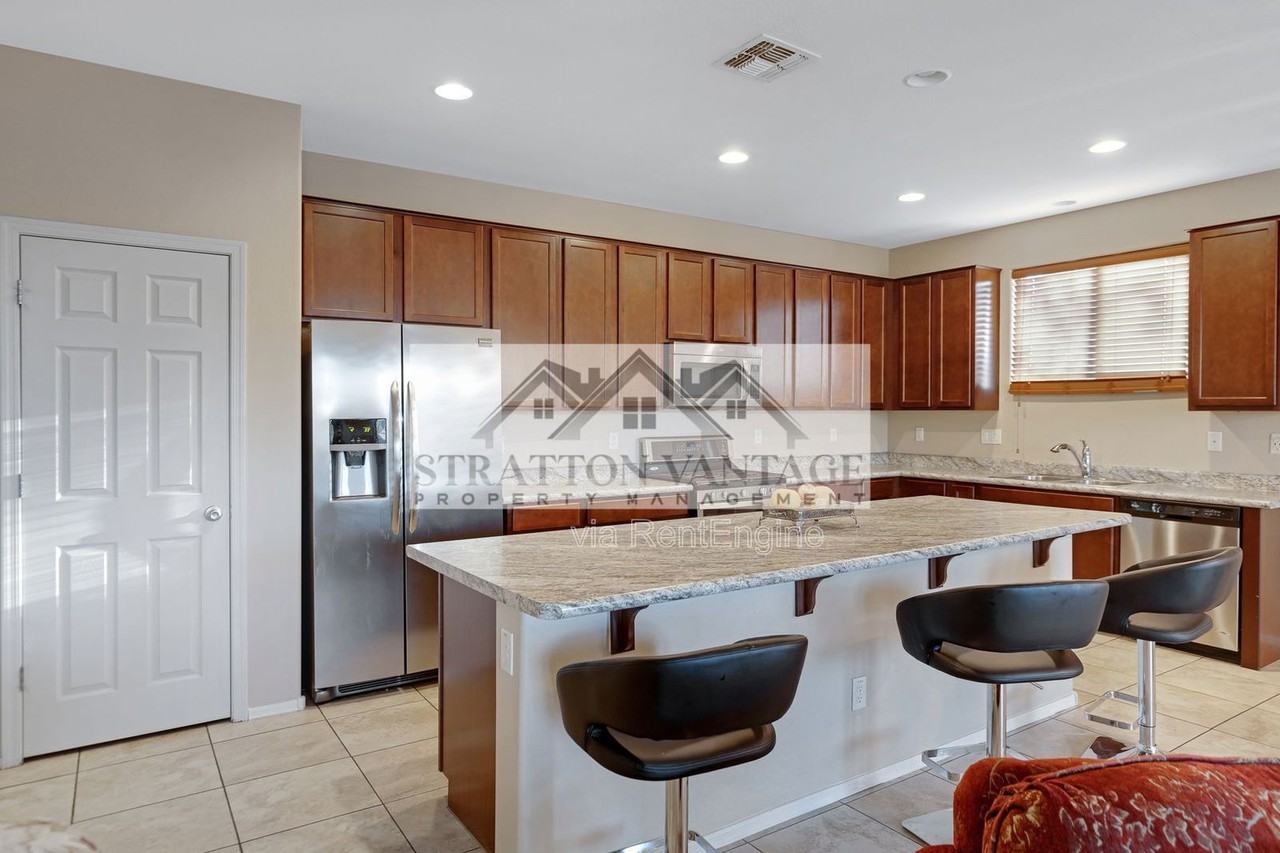 7608 W St Kateri Dr - Photo 7 of 49