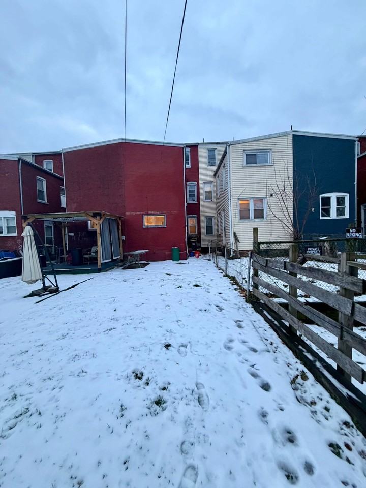 631 E Madison St - Photo 6 of 15