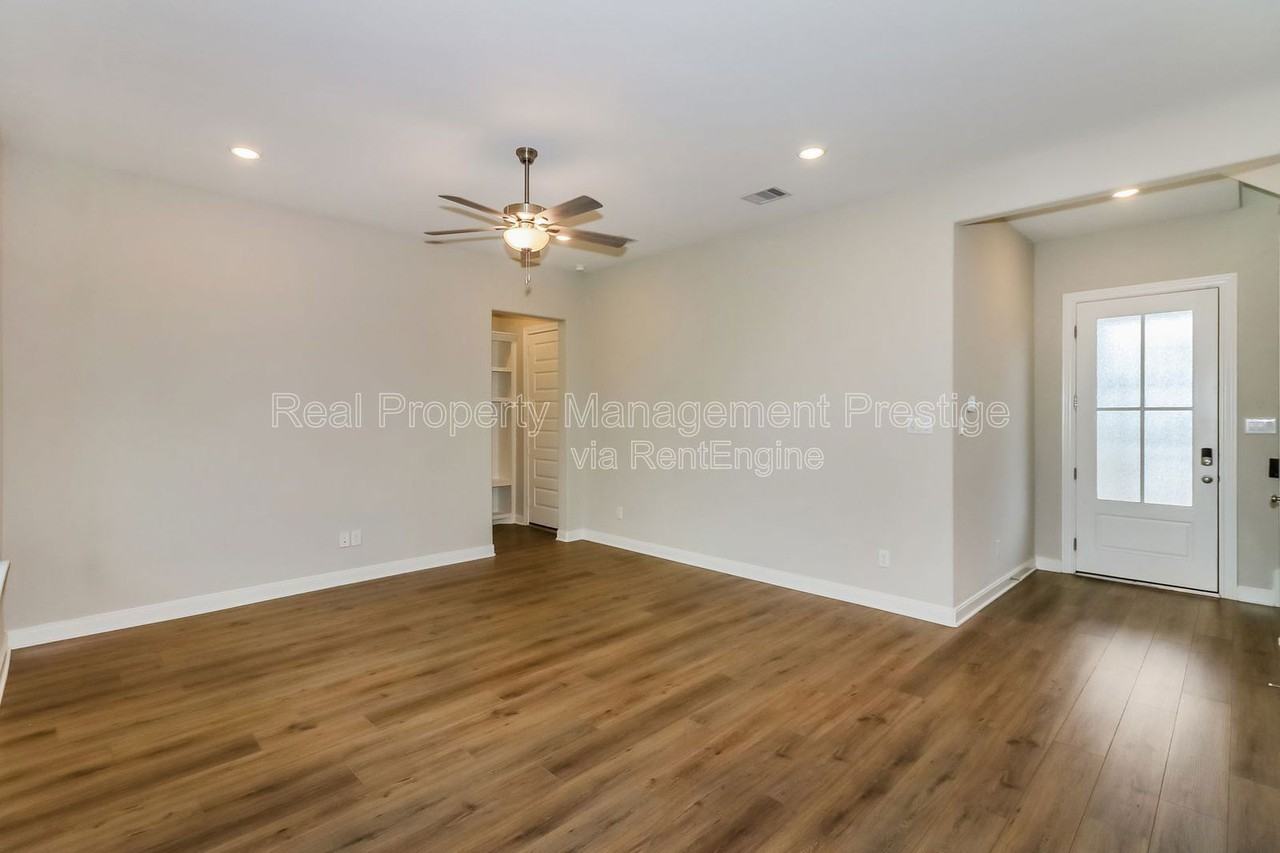 2410 Yacht Harbor Dr - Photo 7 of 17