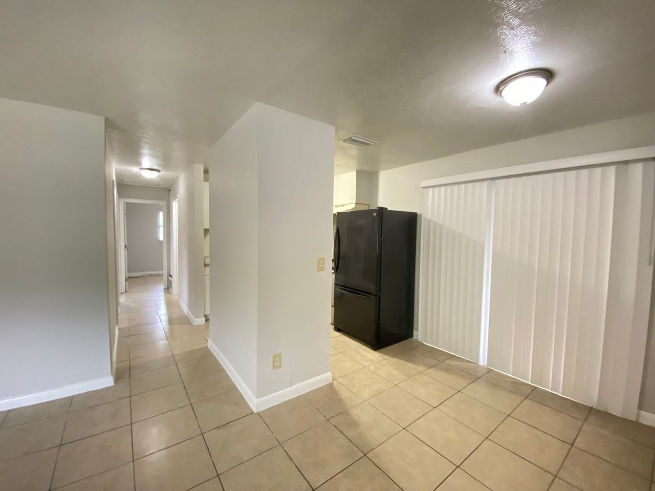 601 Encino Way - Photo 4 of 24