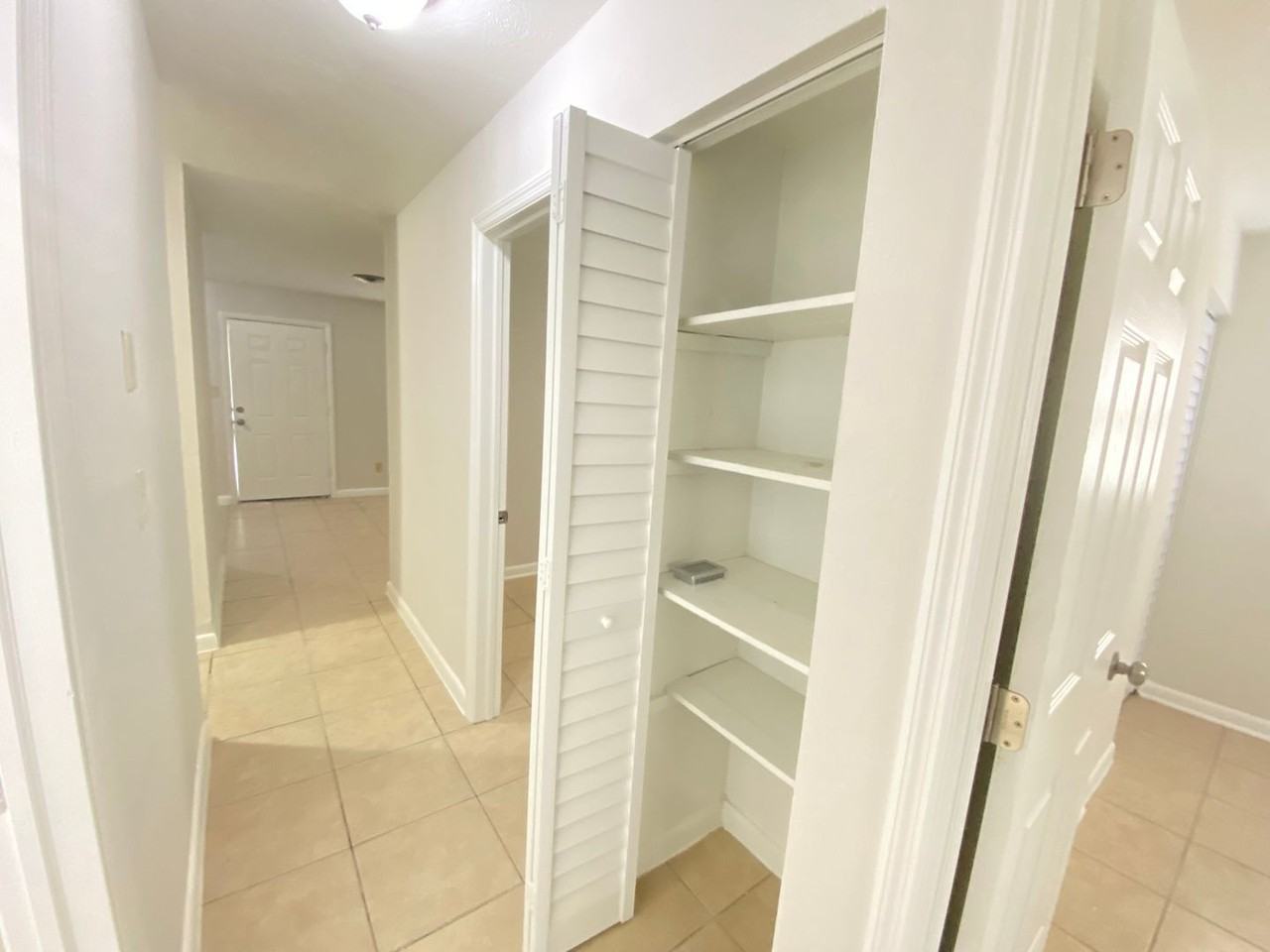 601 Encino Way - Photo 6 of 24