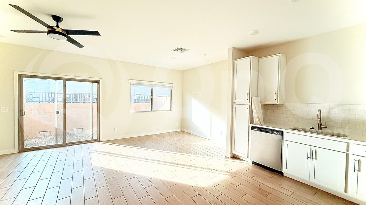 2821 W Red Fox Rd - Photo 7 of 29