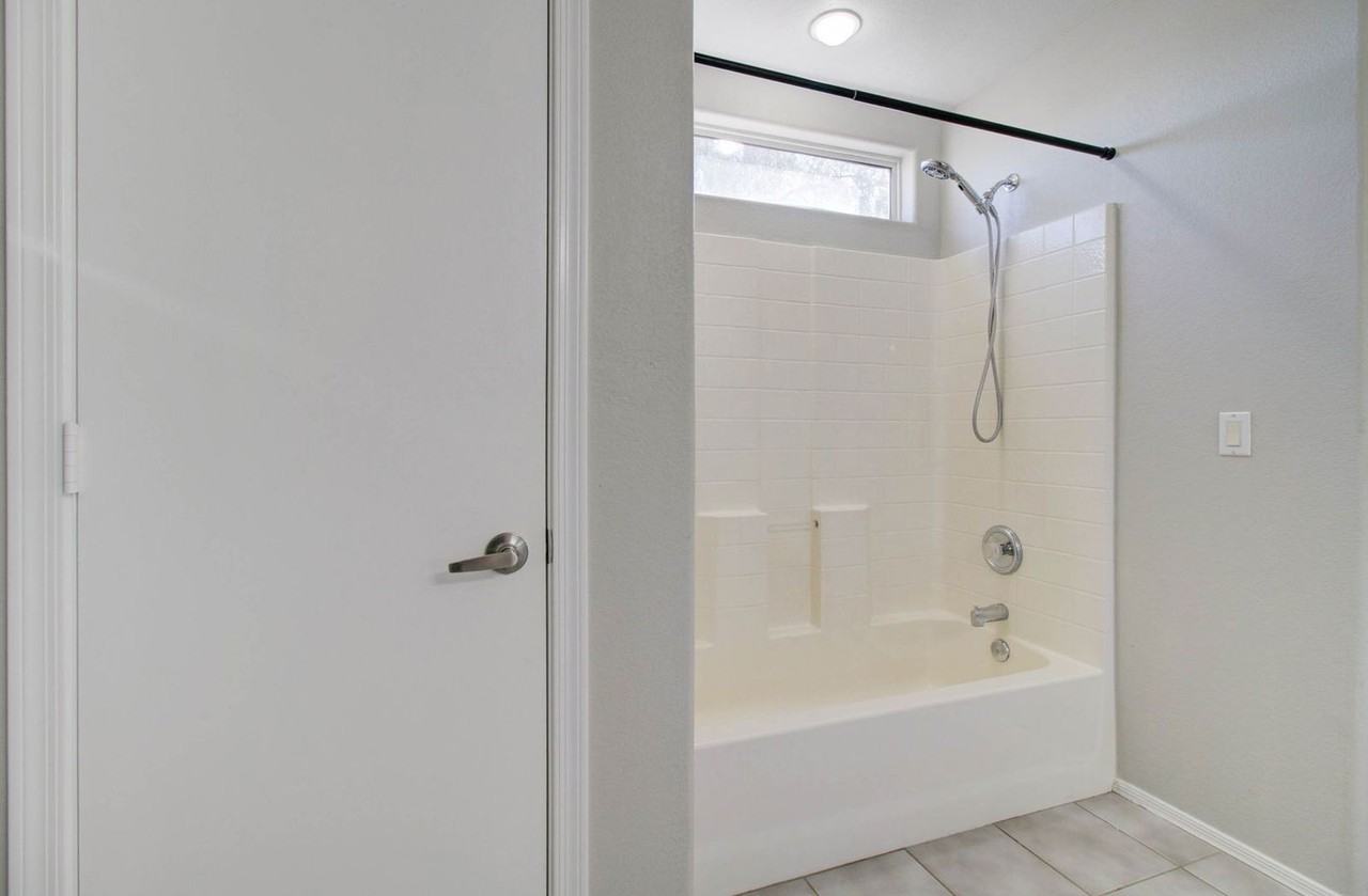 5945 N 73rd Dr - Photo 6 of 49