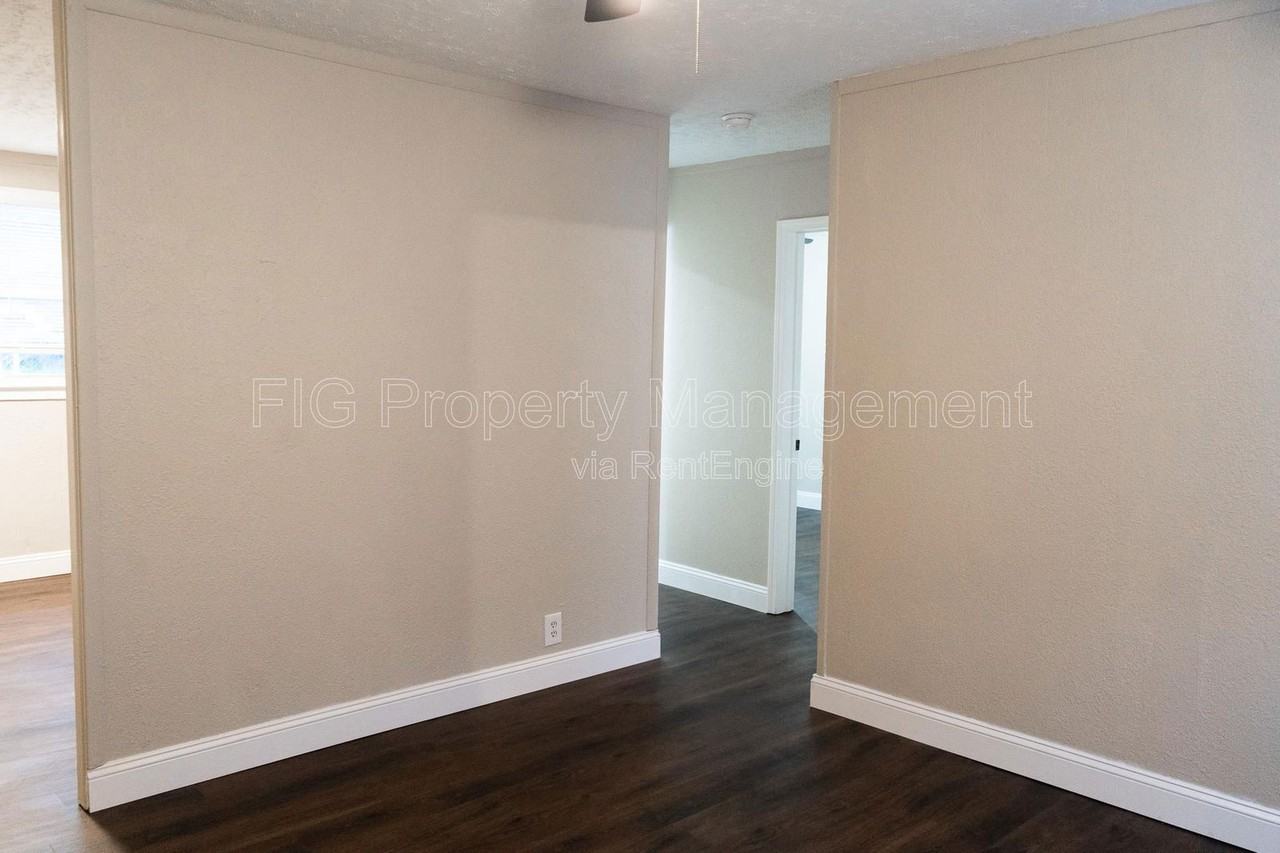 1414 Chicago Ave - Photo 3 of 13