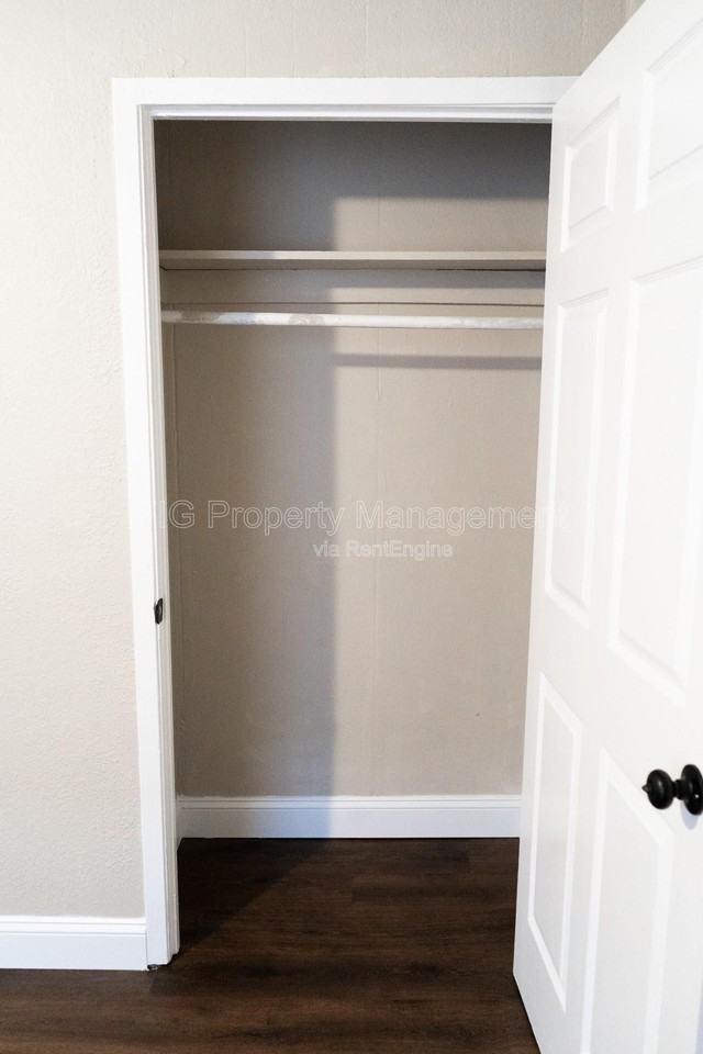 1414 Chicago Ave - Photo 7 of 13