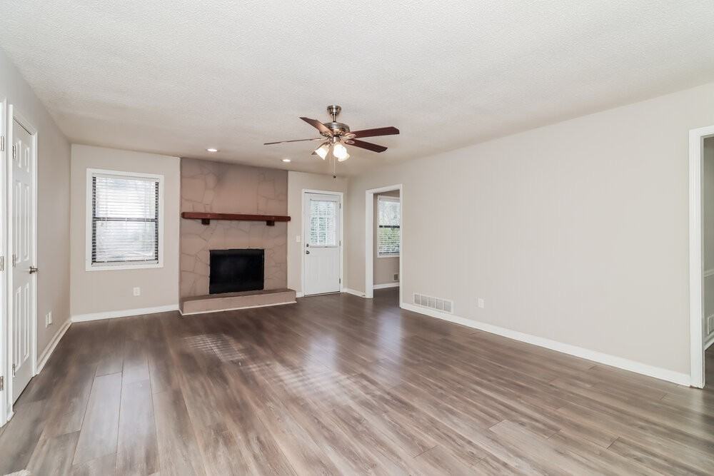 3055 Sumit Wood Dr Nw - Photo 6 of 18