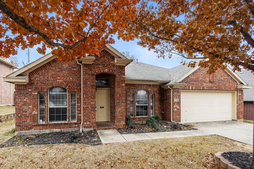 3704 Saint Johns Dr - Photo 3 of 16