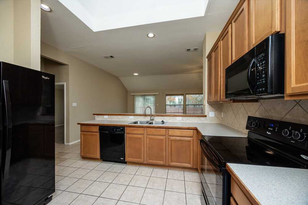 3704 Saint Johns Dr - Photo 7 of 16