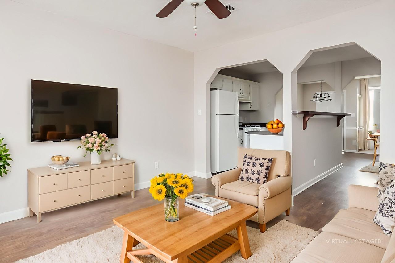 1402 N Hampton Dr - Photo 4 of 20