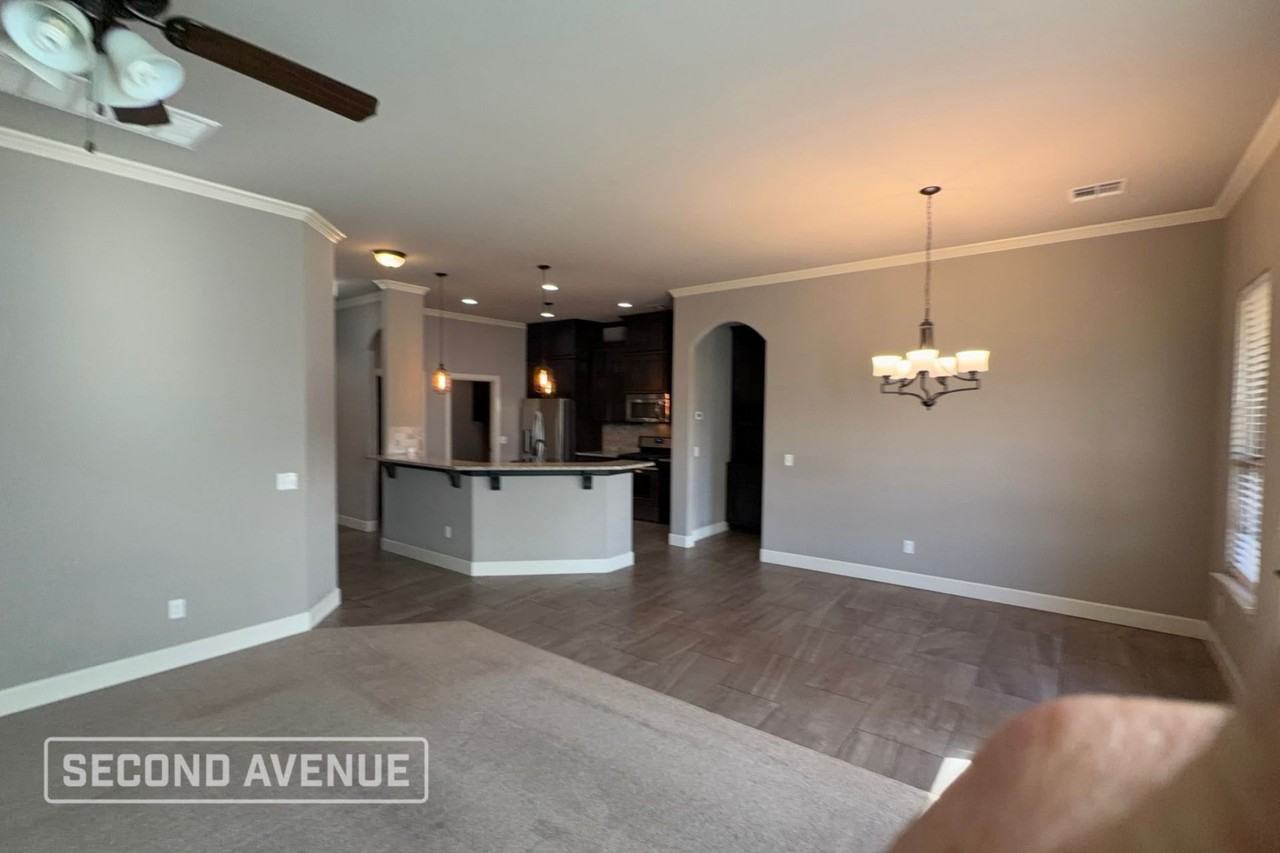 1032 Nw 191st St - Photo 6 of 15