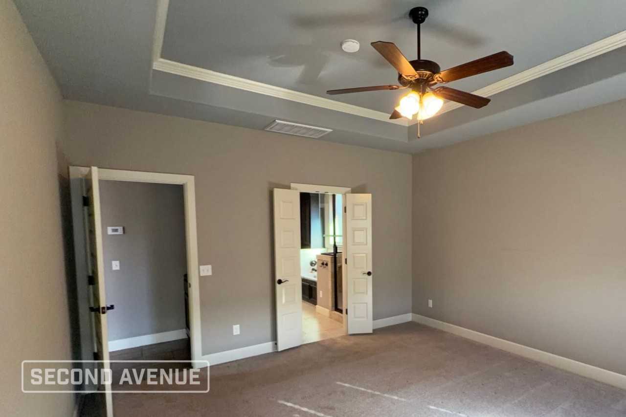 1032 Nw 191st St - Photo 7 of 15