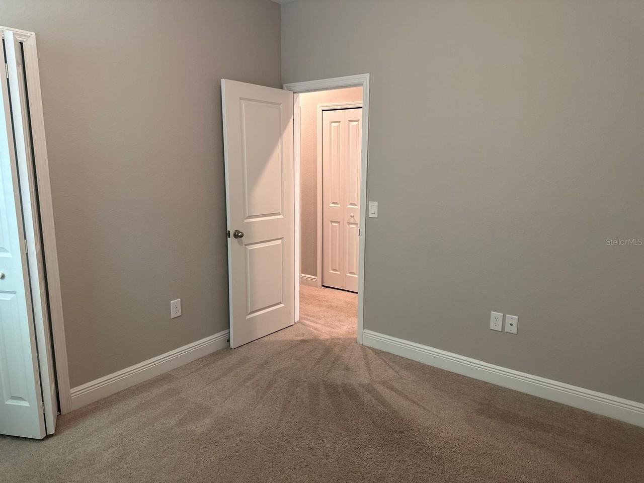 2435 Standing Rock Cir #1 - Photo 4 of 28