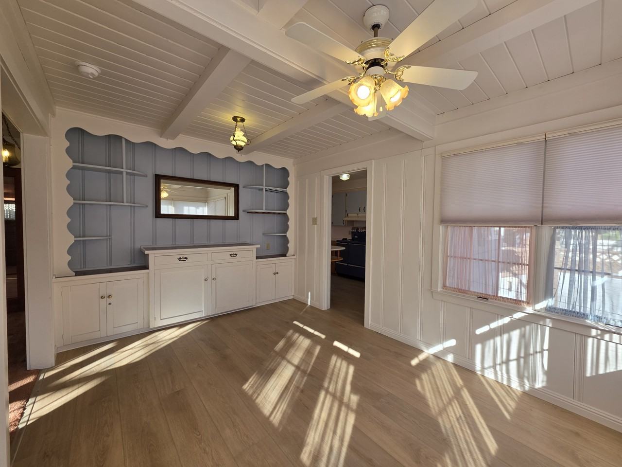 697 Mary St - Photo 2 of 16