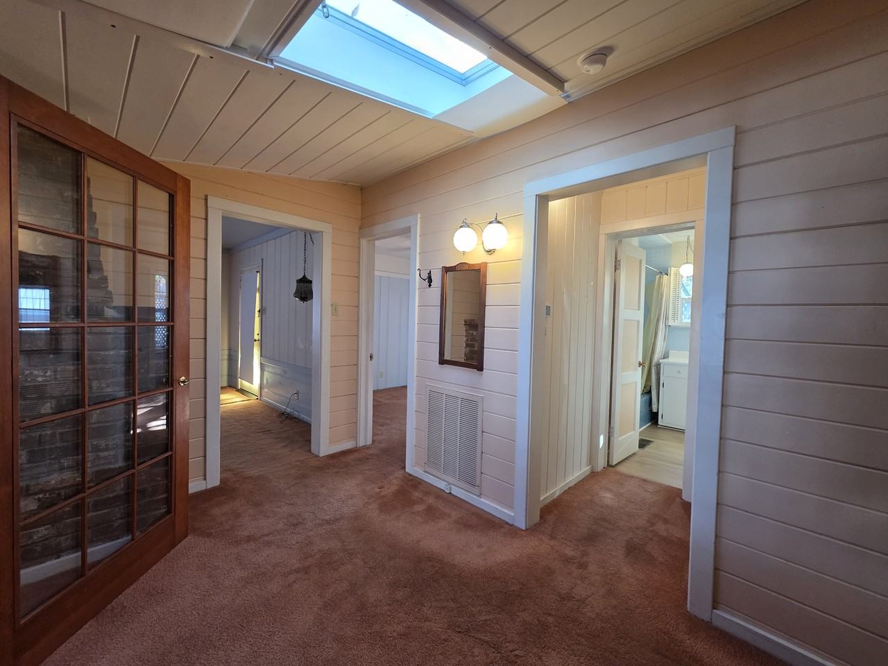 697 Mary St - Photo 5 of 16