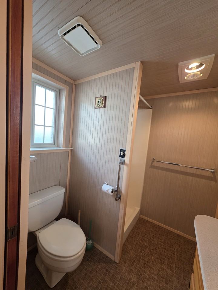 697 Mary St - Photo 6 of 16