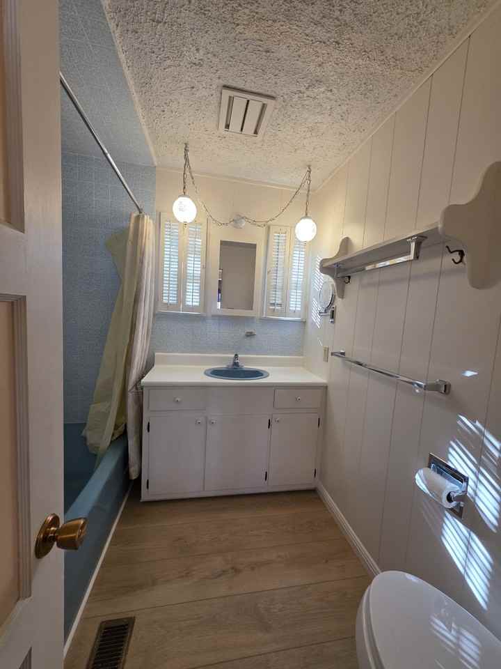 697 Mary St - Photo 7 of 16