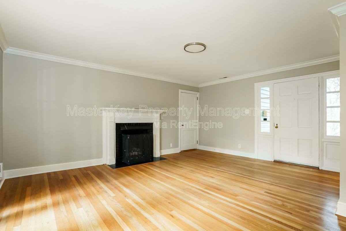 3401 White Oak Rd - Photo 3 of 10