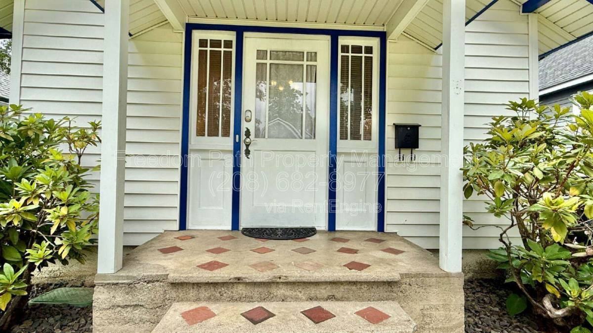 705 N A St - Photo 2 of 10