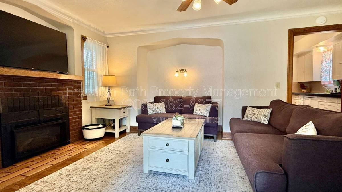 705 N A St - Photo 3 of 10