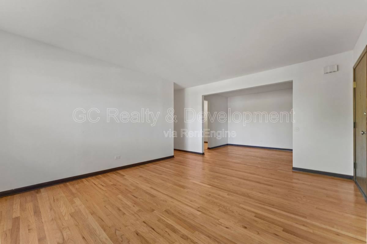 51525 N Highview Ave #103 - Photo 4 of 10