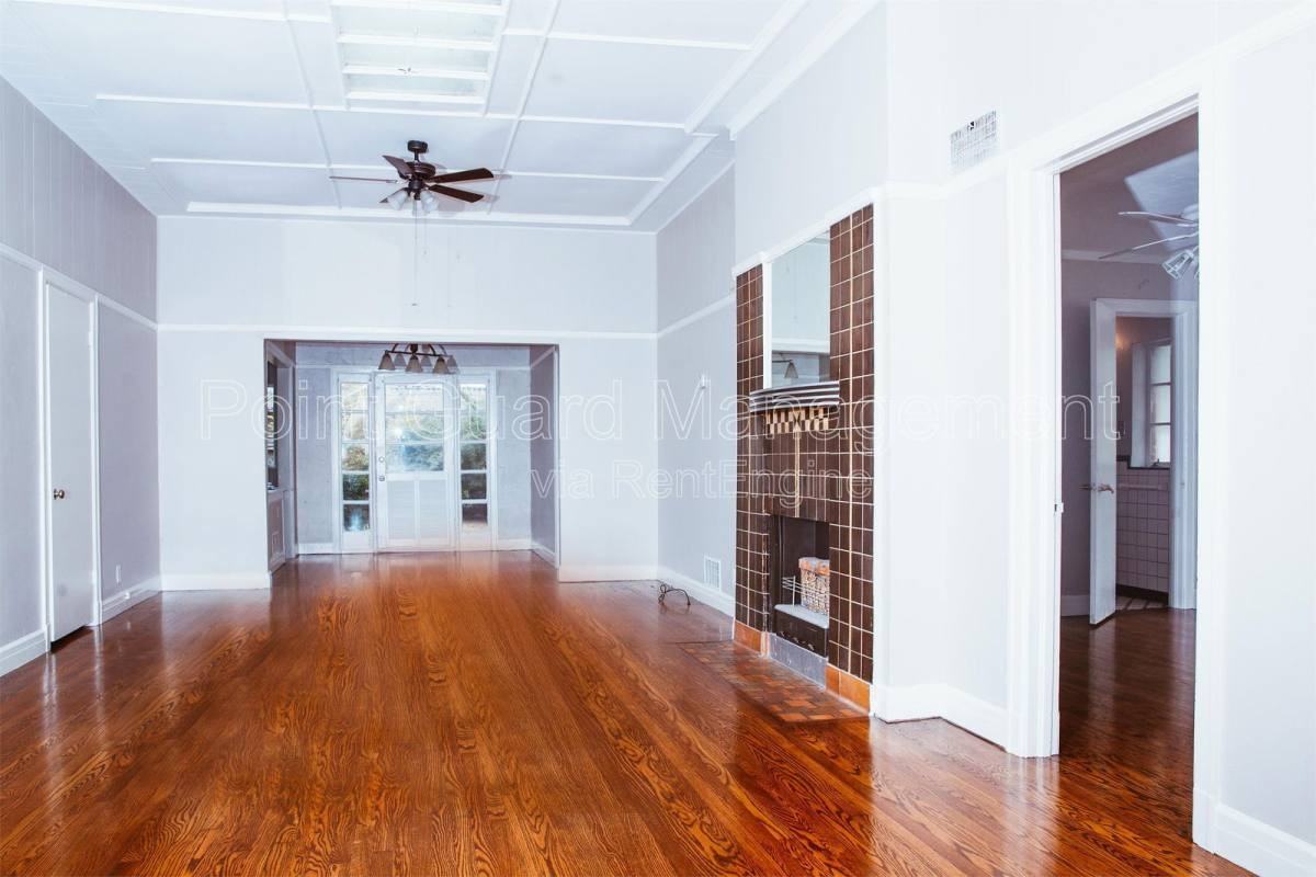 1001 Nw 21st St #C - Photo 2 of 10