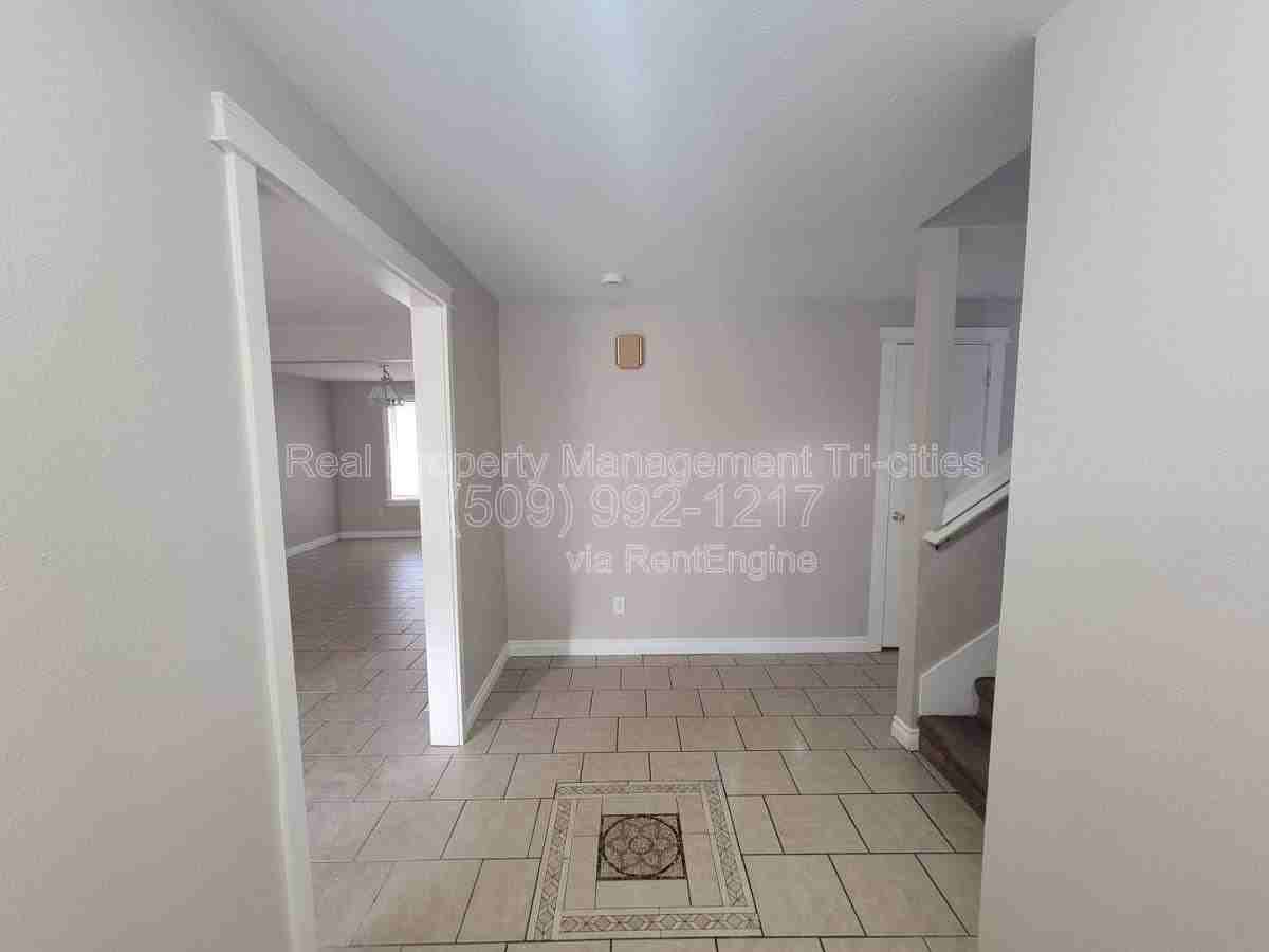 6519 Yankee Dr - Photo 2 of 10