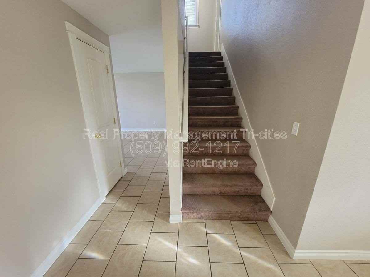 6519 Yankee Dr - Photo 3 of 10