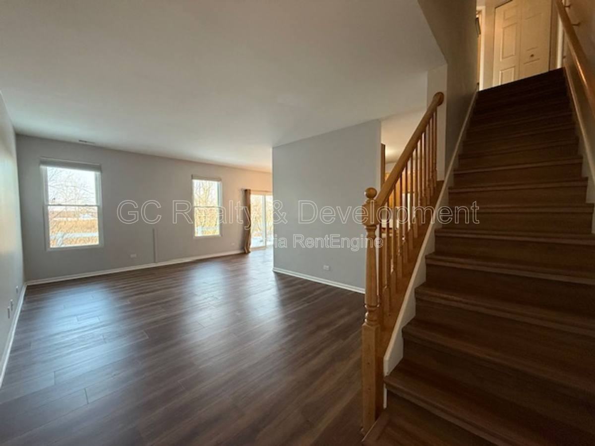 4018 Boulder Ct - Photo 2 of 10