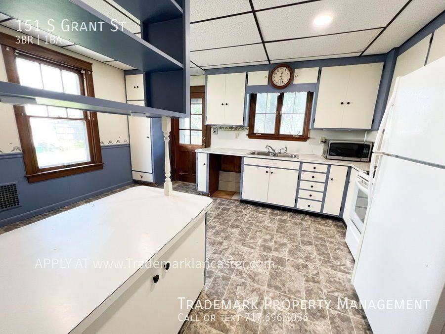 151 S Grant St - Photo 2 of 10