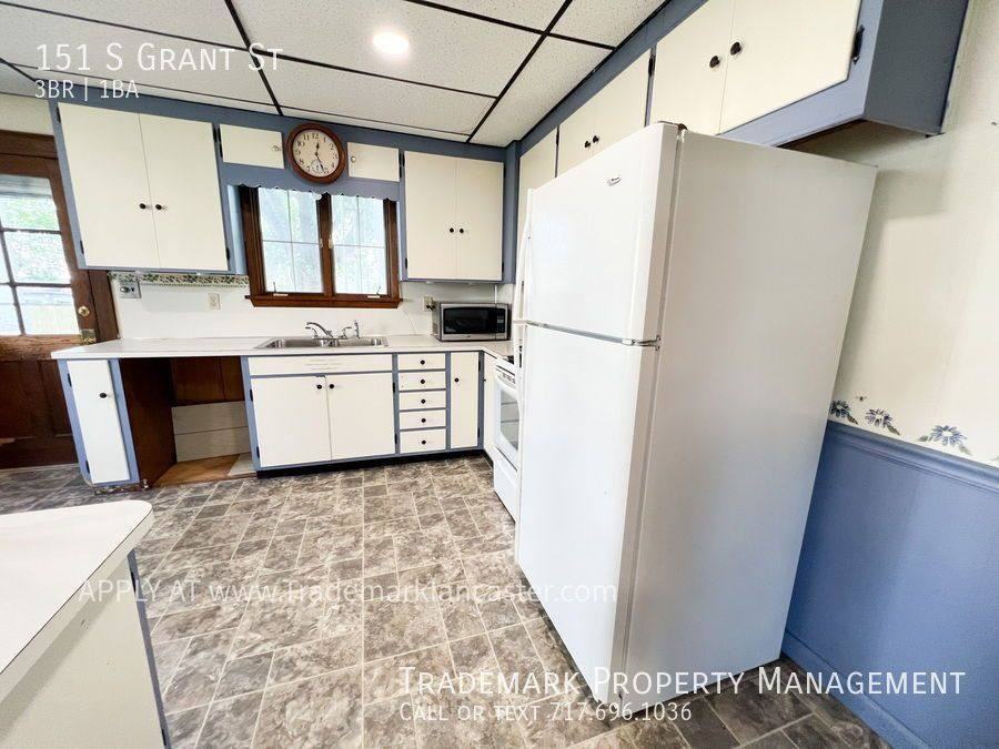 151 S Grant St - Photo 3 of 10