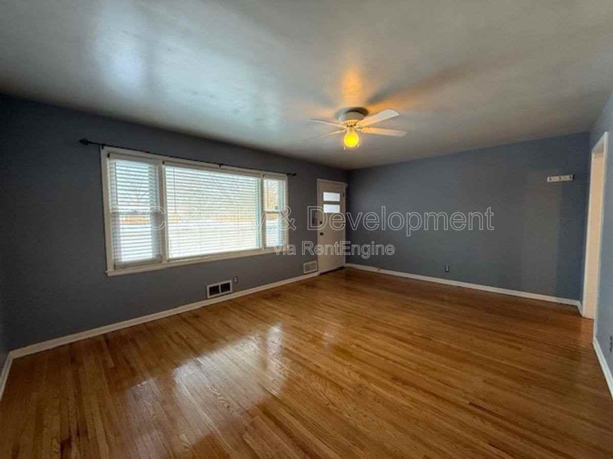 838 Whitlock Ave - Photo 4 of 10