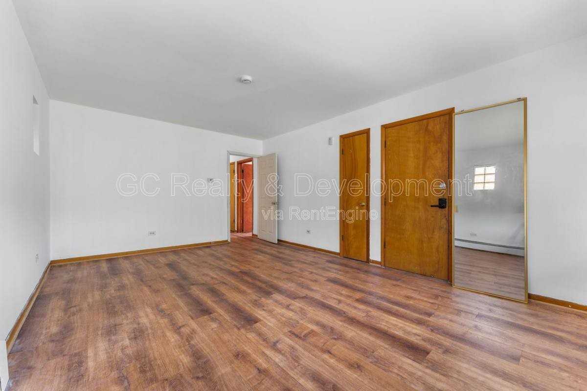 2517 N Laramie Ave #2 - Photo 3 of 10