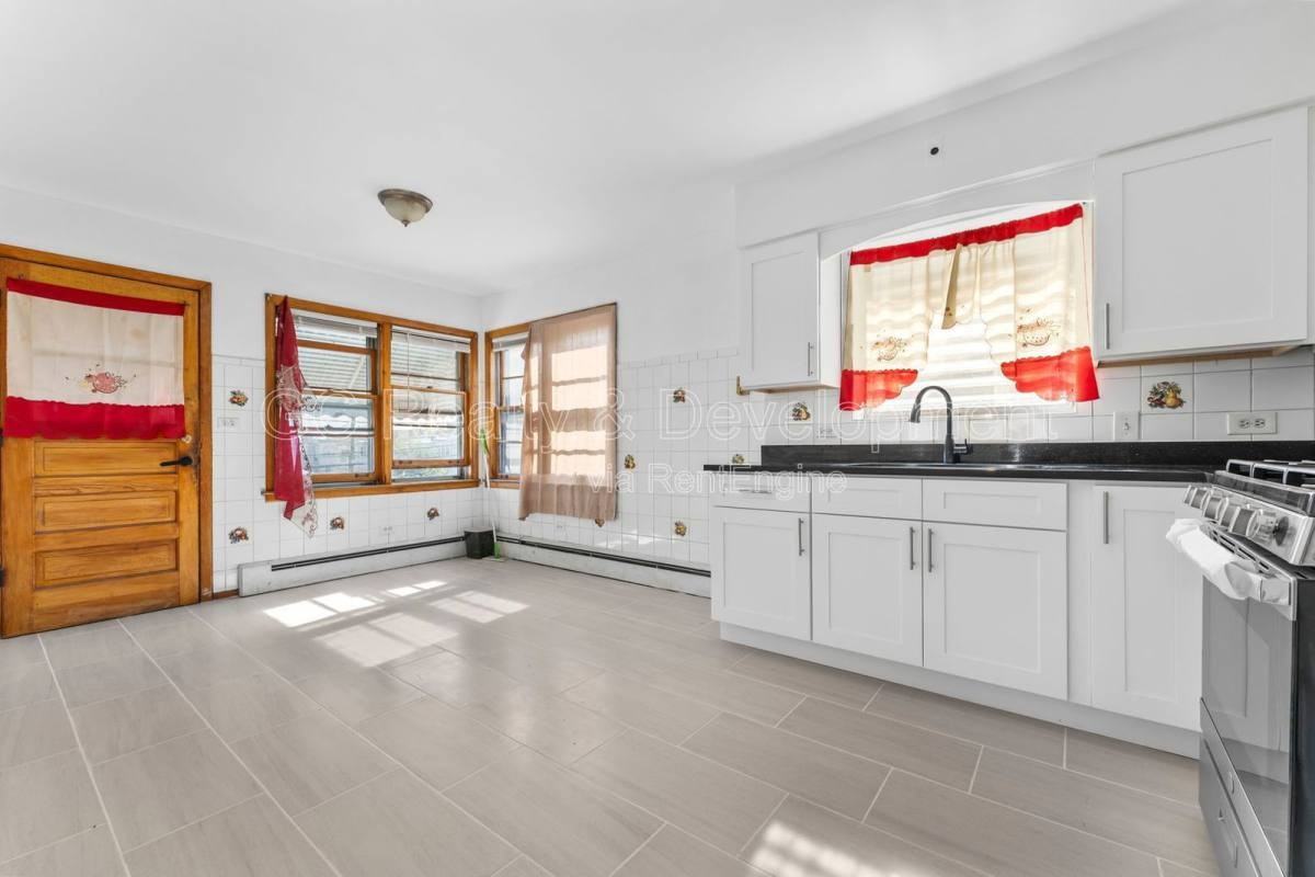 2517 N Laramie Ave #2 - Photo 6 of 10