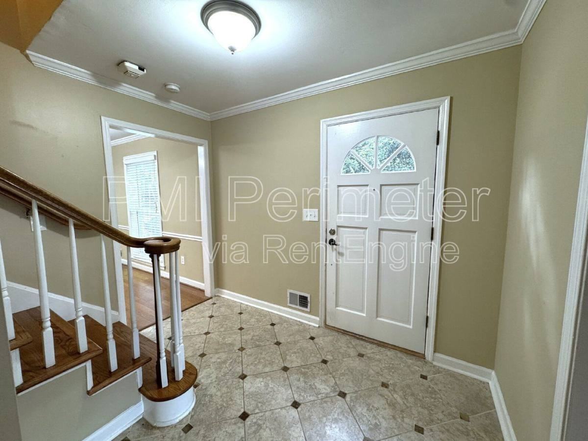 5338 Roberts Dr - Photo 2 of 10