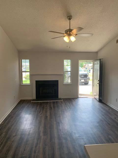1100 Holden Dr - Photo 2 of 10