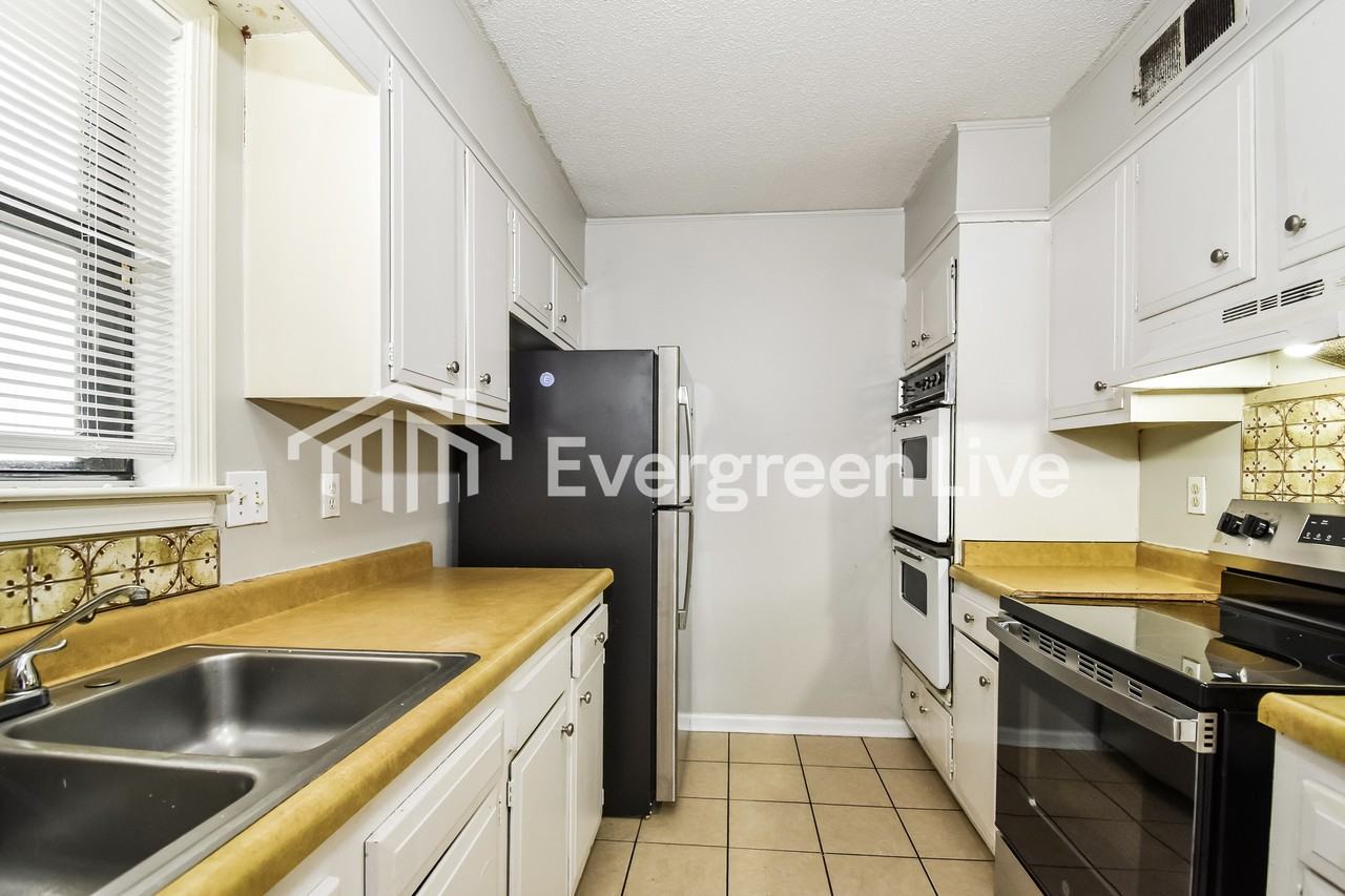 6677 Silhouette Ave - Photo 7 of 16