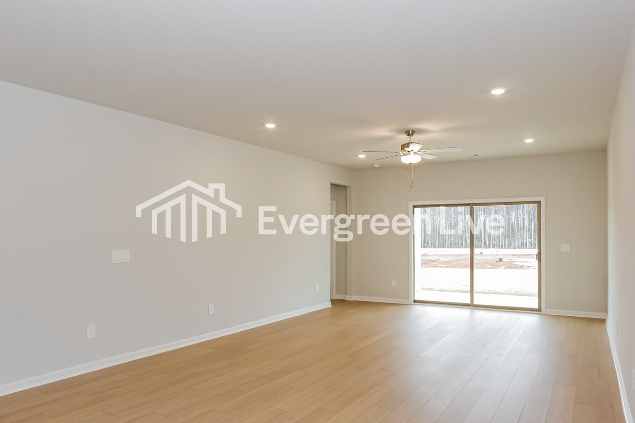 148 Fenwick Pl - Photo 3 of 15