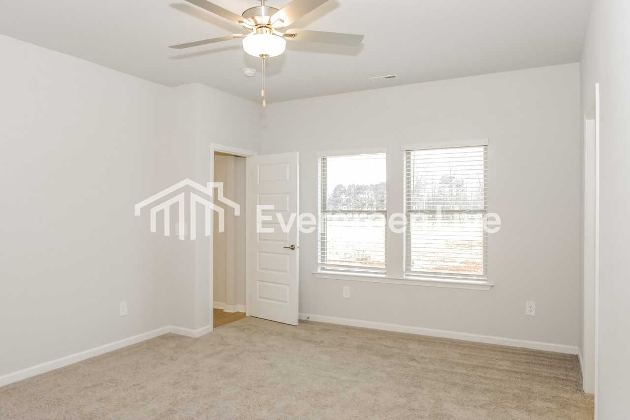 160 Fenwick Pl - Photo 7 of 15