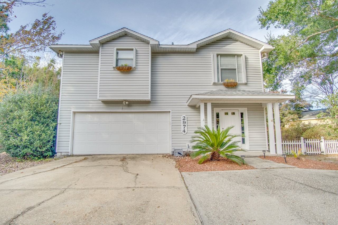 2974 Duke Dr - Photo 2 of 33